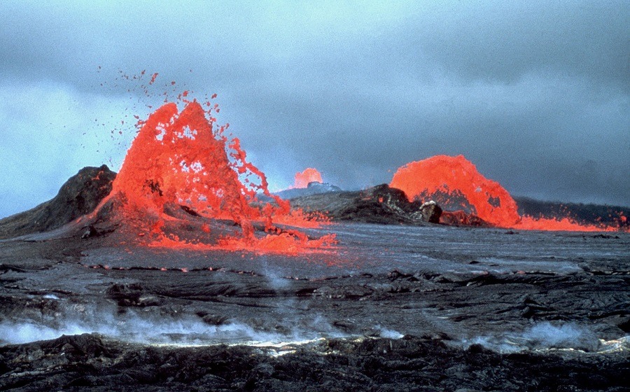 Arching Lava Fountains at Mauna Ulu