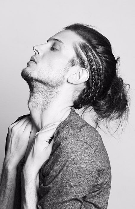 ทรงผมชายทรงผมยาว (Long Haircuts) Man Bun with Braids