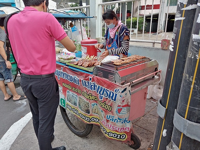 กินอะไรดี หมูปิ้ง