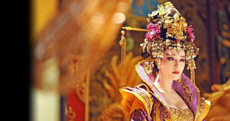 Empresses in the Palace