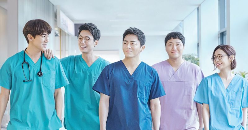 ซีรีส์เกาหลีเกี่ยวกับหมอ เรื่อง Hospital Playlist เพลย์ลิสต์ชุดกาวน์