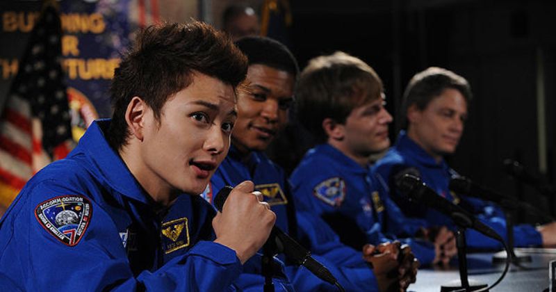 หนังอวกาศ เรื่อง Space Brothers 2012