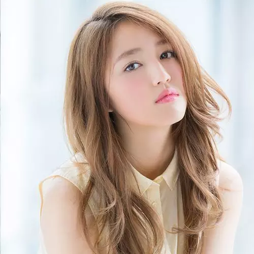 ทรงผมผู้สูงอายุหญิงสไตล์เกาหลี ทรงผมยาวดัดลอนแสกข้าง #20 ทรงผมผู้สูงอายุหญิงสไตล์เกาหลี ทรงผมยาวดัดลอนแสกข้าง