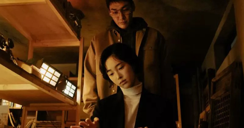 ซีรีส์ระทึกขวัญเกาหลีที่ดีที่สุดบน Netflix เรื่อง Somebody แอปรัก แอบฆ่า