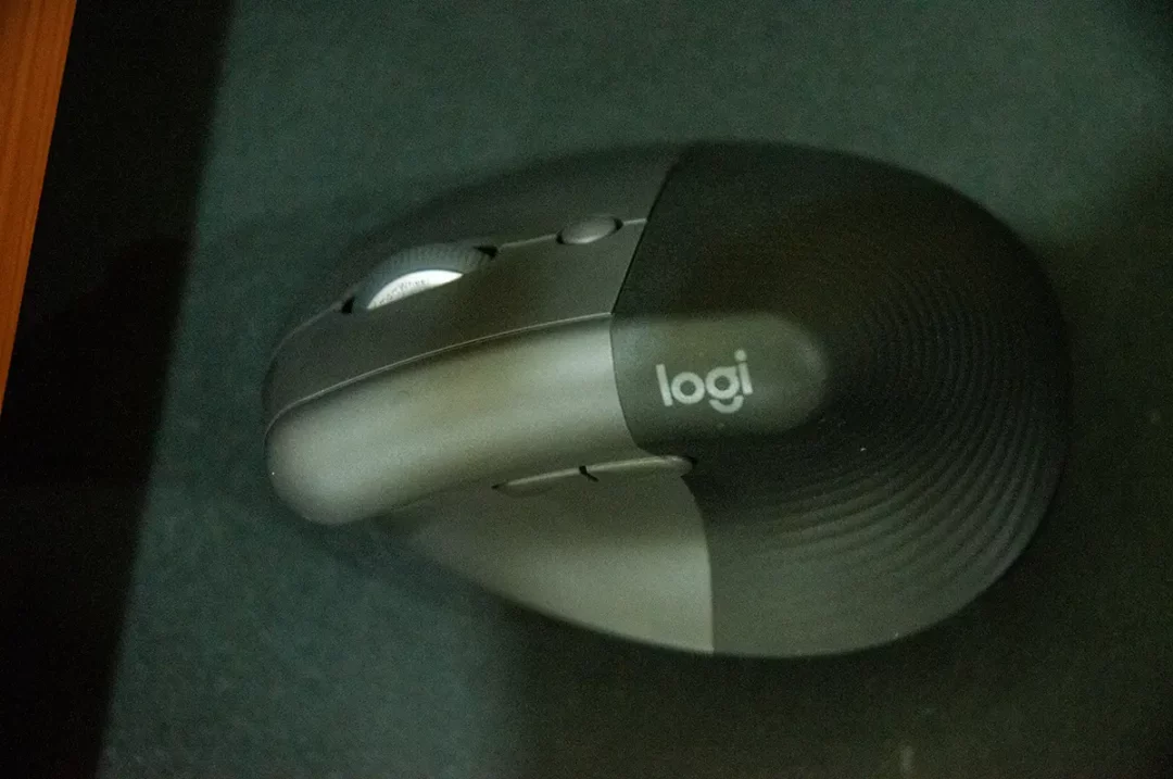 รีวิว Logitech Lift Vertical Ergonomic Mouse เมาส์แนวตั้ง