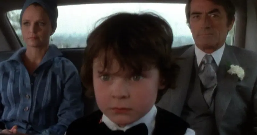 หนังน่ากลัวสยองขวัญ คว้ารางวัลออสการ์ The Omen (อาถรรพ์หมายเลข 6) 1976