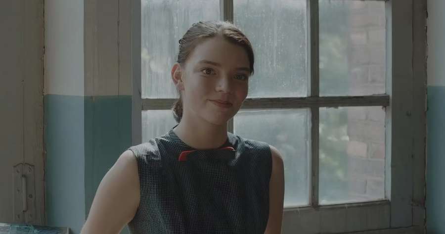 แอนยา เทย์เลอร์-จอย (Anya Taylor-Joy) ในเรื่อง Marrowbone 2017