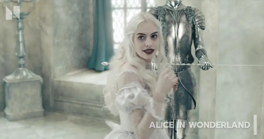 Alice in Wonderland (2010) Anne Hathaway