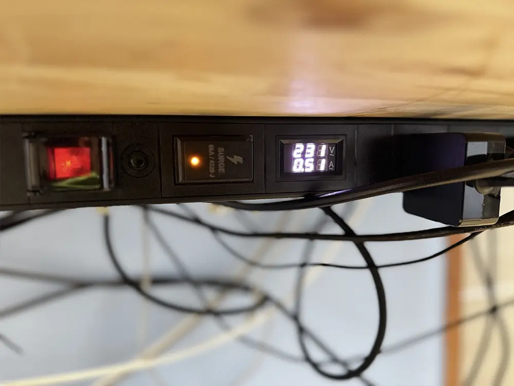 ปลั๊กไฟ GLINK GPDU-13 รุ่น 8 ช่อง