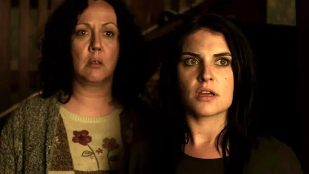 Housebound (2014)