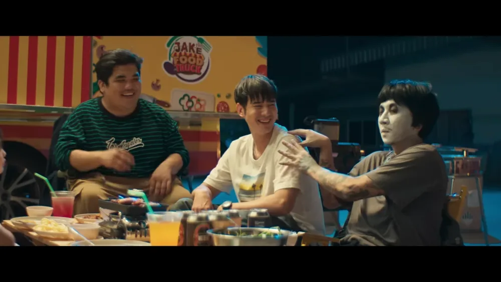 Review Food Truck Stolen Love and Moo Deng 2026 4
