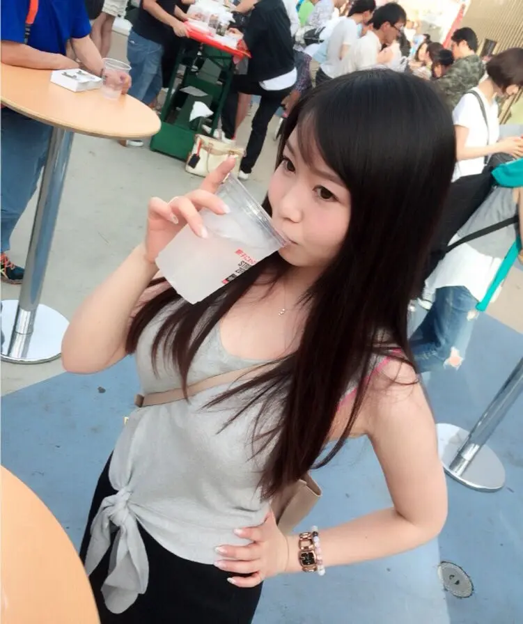 Yumeno Aika ในบรรยากาศงานอาหารสาธารณะ