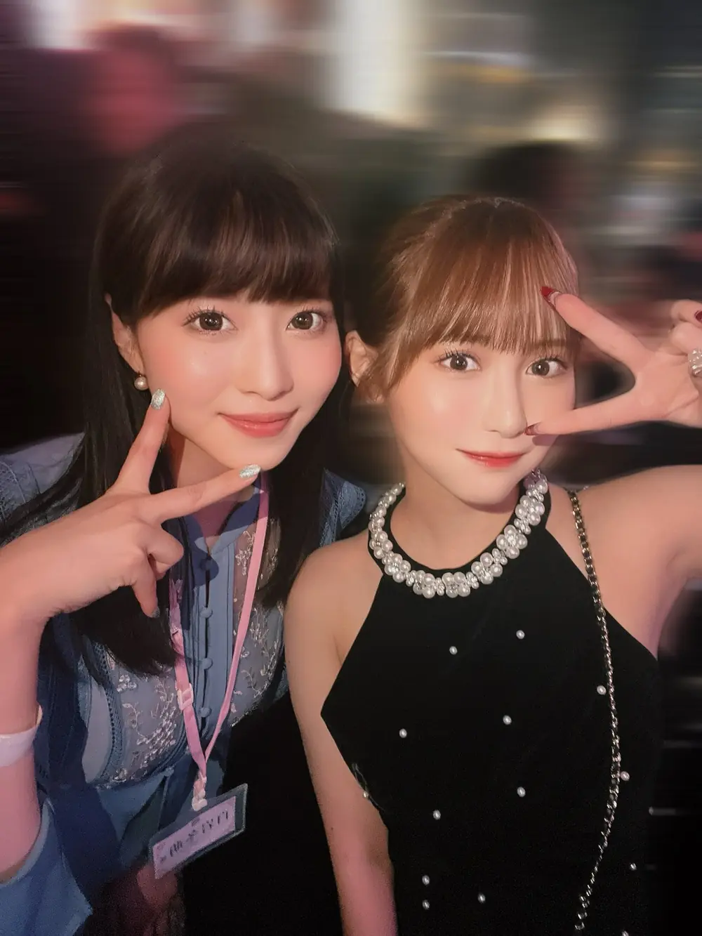 Tomo Shiraiwa ถ่ายภาพร่วมกับ Ono Rikka ในงาน MOODYZ