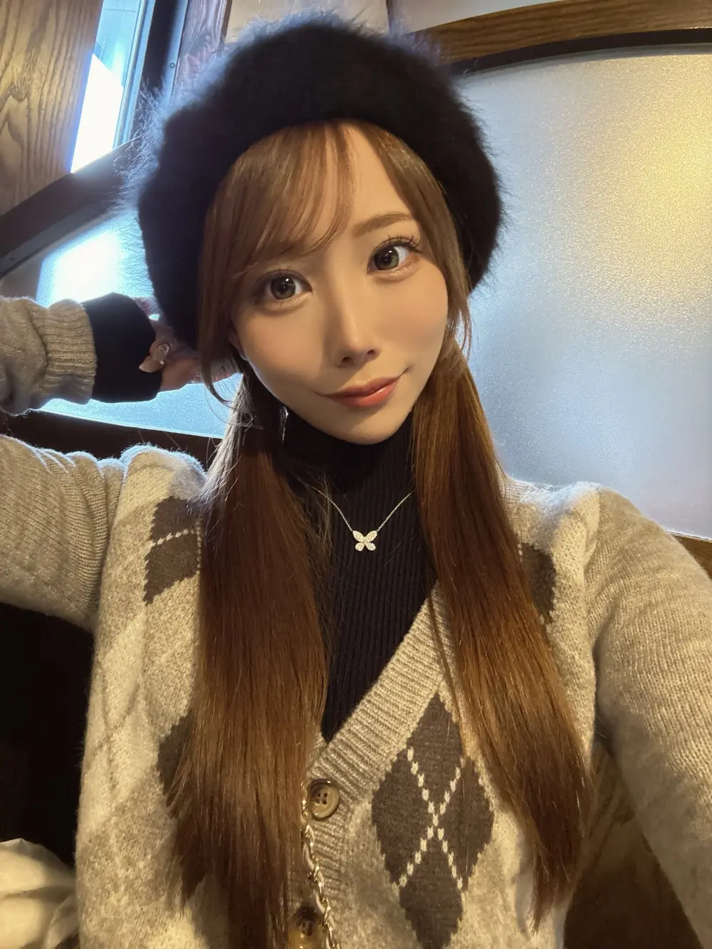 Erika Ozaki ในภาพเซลฟี่ไลฟ์สไตล์