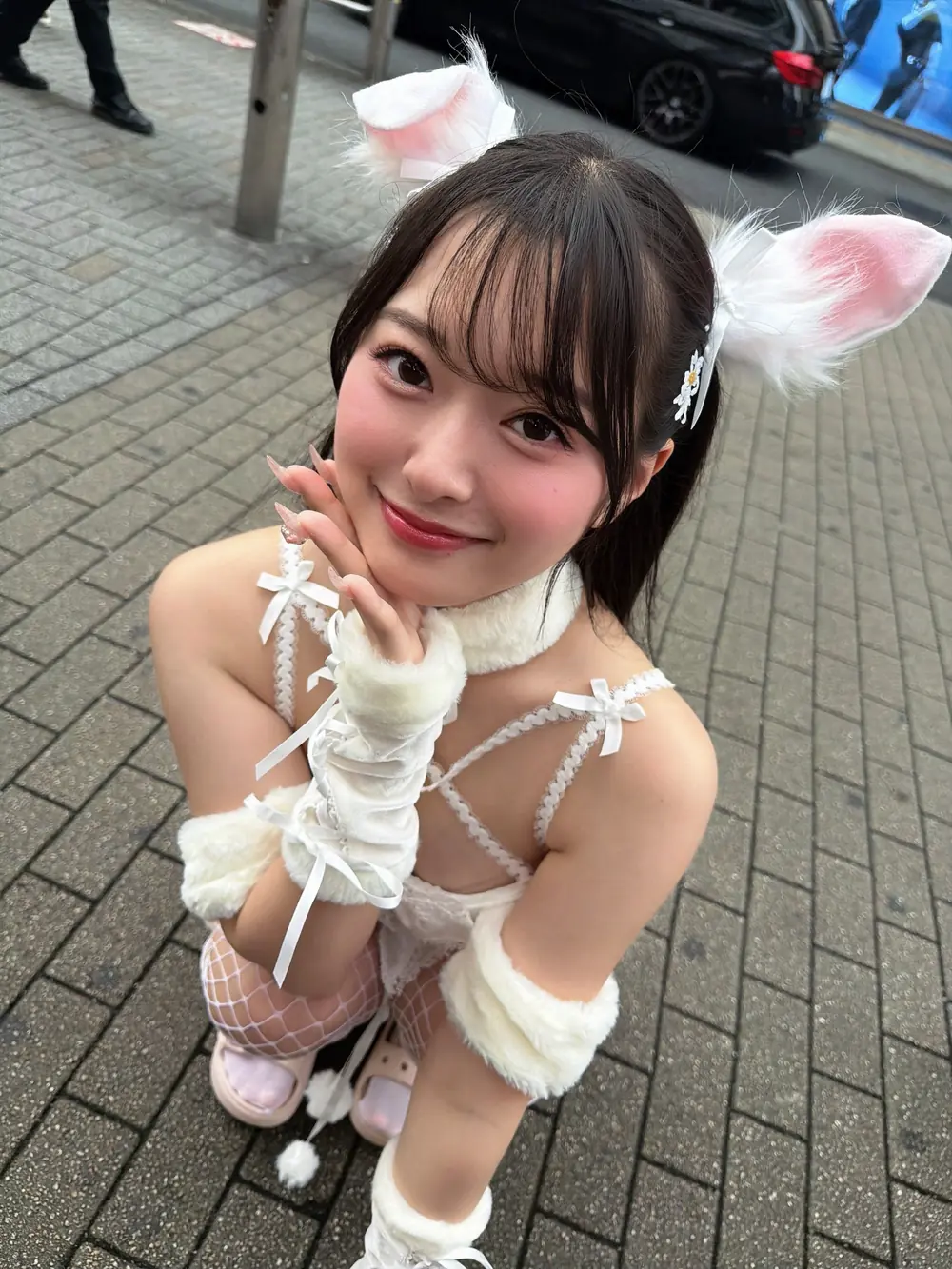 Kaho Hanamori ในชุดคอสเพลย์บนถนนชิบูย่า