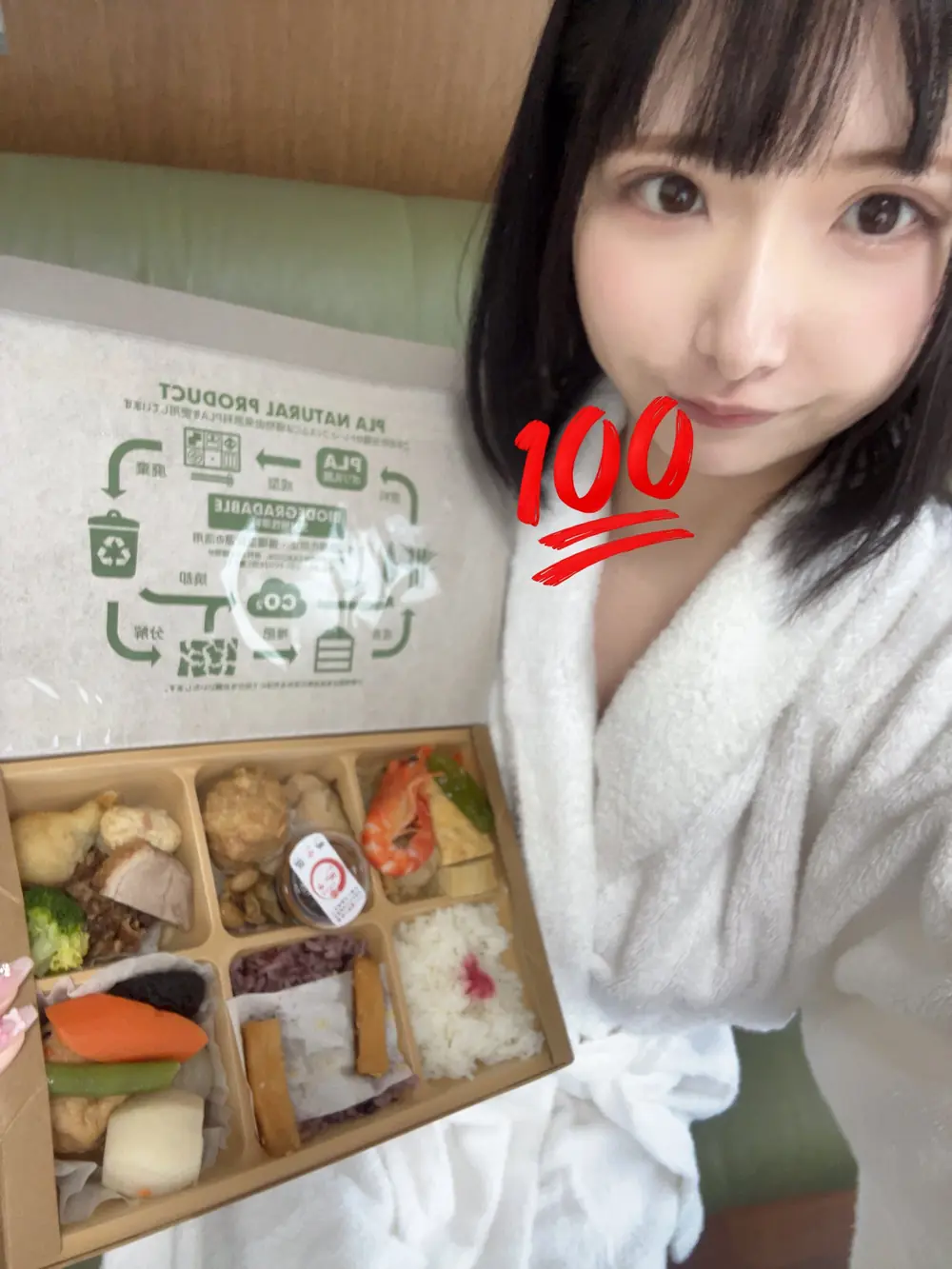 Kokoa Asano กับกล่องอาหารในบรรยากาศวันถ่ายงาน