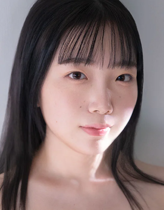 Yukine Hasegawa ในภาพโปรไฟล์ E-BODY